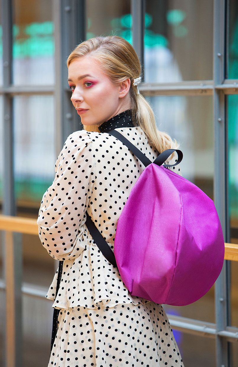 Fotografia wizerunkowa, sesja plenerowa Wrocław, Luiza Różycka, Wrocław, Lula bag'y, Dworzec Główny, Wrocławska projektantka Barbara Nowacka, hand made, plecak worek, plecaki 17