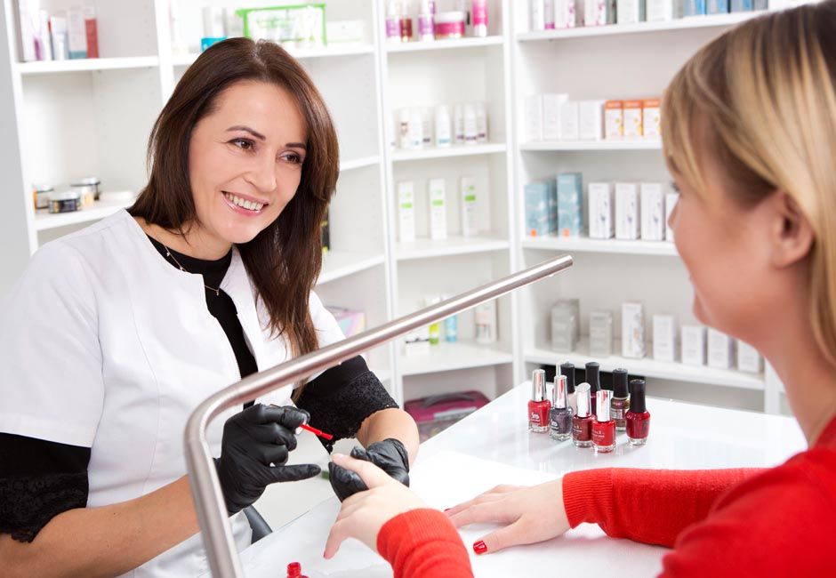 Manicure hybrydowy, sesja salonu kosmetycznego Wrocław, Luiza Różycka fotografia, fotografia wizerunkowa