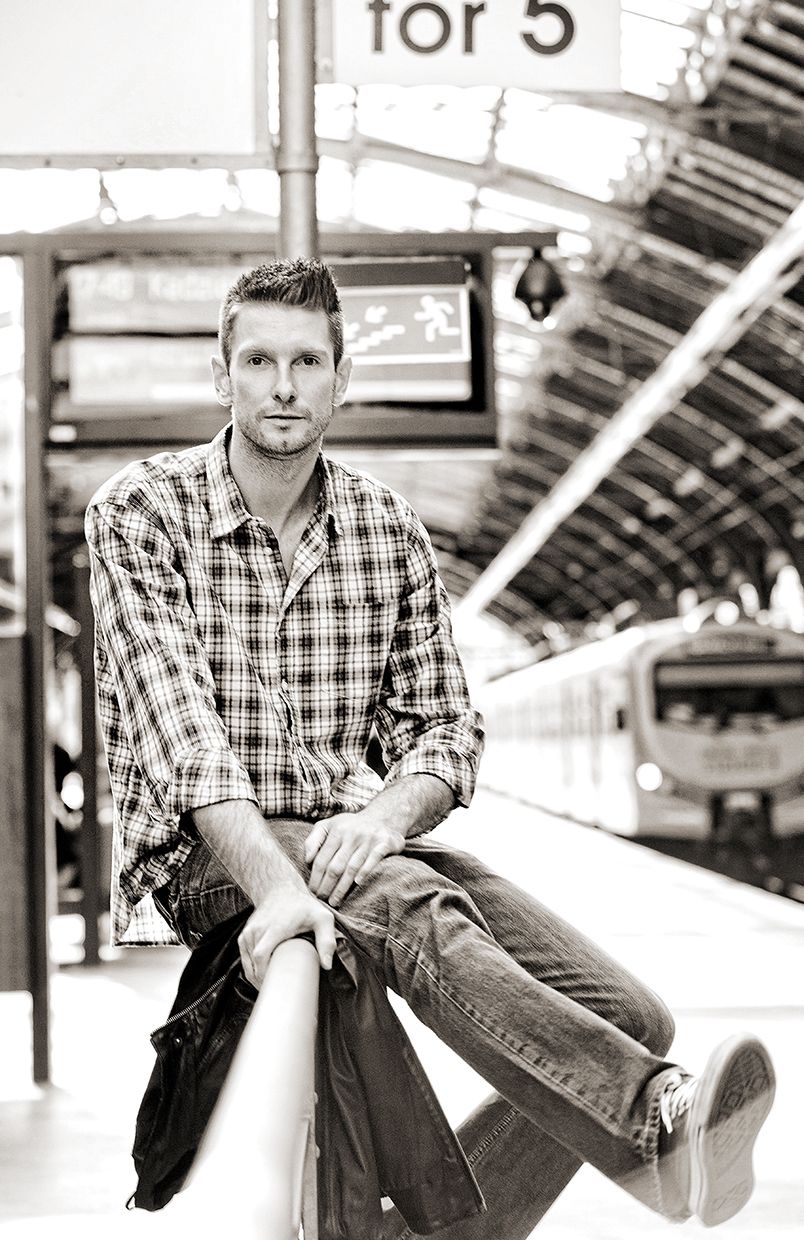 Łukasz Kadziewicz, sesja wizerunkowa, siatkówka, foto: Luiza Różycka, Luiza Różycka fotografia, Dworzec Główny PKP