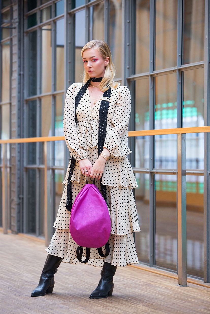 Fotografia wizerunkowa, sesja plenerowa Wrocław, Luiza Różycka, Wrocław, Lula bag'y, Dworzec Główny, Wrocławska projektantka Barbara Nowacka, hand made, plecak worek, plecaki 13