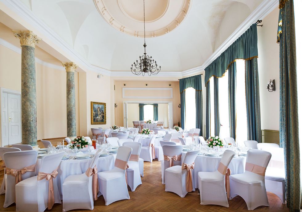 Pałac w Pawłowicach, Restauracja Dąbrowa, sale weselna beż, foto: Luiza Różycka, Luiza Różycka fotografia, fotografia wizerunkowa Wrocław 10