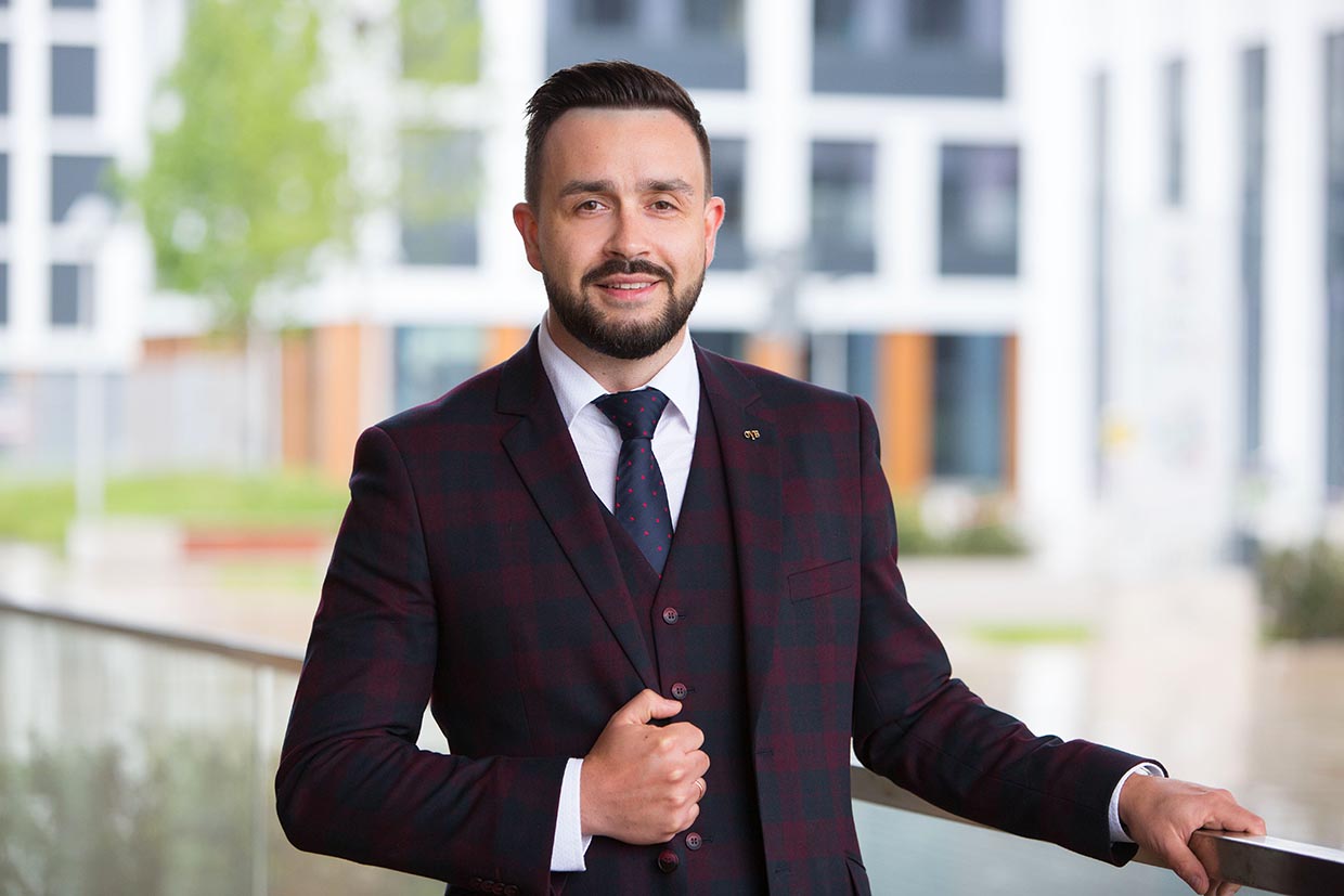 Piotr SESJA WIZERUNKOWA w plenerze